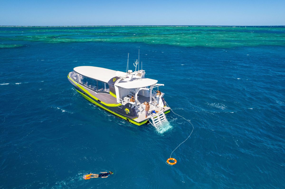 ViperBaitReef-16 a boat that is floating in the water